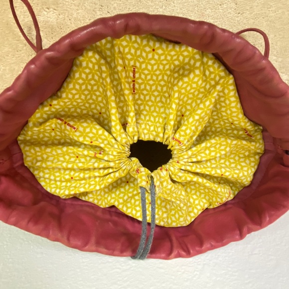 Aunts & Uncles Red Leather Drawstring Backpack Purse - Picture 14 of 16